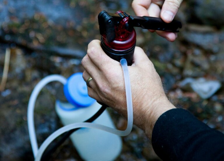 The Best Survival Water Filters For Chemical And Heavy Metal Filtering
